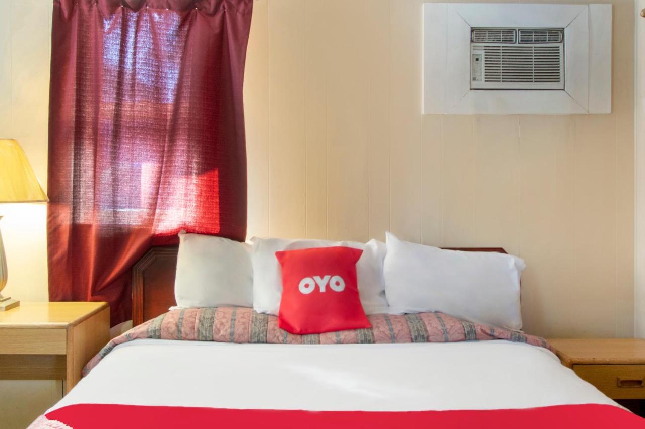 Oyo East Hotel 2*