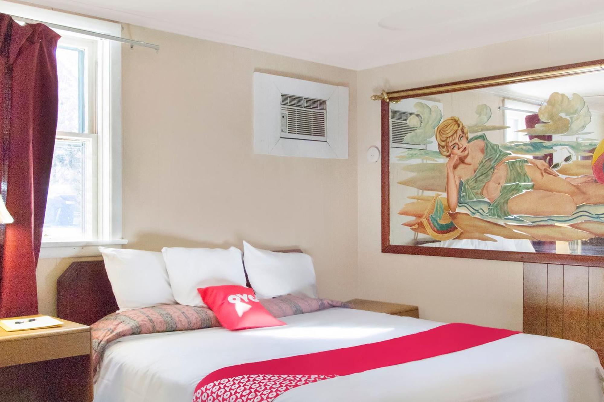 Oyo East Hotel 2*